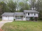 Traditional, Detached - Lithonia, GA 5764 Dorian Ct