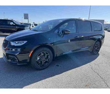 2024 Chrysler Pacifica Hybrid Select is a Black 2024 Chrysler Pacifica Hybrid Hybrid in Fort Smith AR