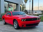 2015 Dodge Challenger SXT 2dr Coupe