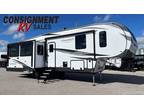 2023 Forest River Forest River Flagstaff Classic Fifth Wheel 529IKRL 36ft