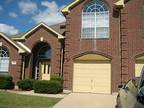 House, Traditional - Arlington, TX 205 E Lynn Creek Dr