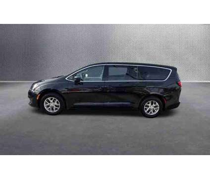 2017 Chrysler Pacifica Touring is a Black 2017 Chrysler Pacifica Touring Car for Sale in Knoxville TN