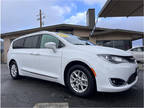 2020 Chrysler Pacifica Touring L Minivan 4D