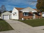 2236 S 11TH ST, Manitowoc, WI 54220 Single Family Residence For Sale MLS#