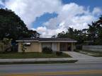 HOUSE for Rent 2BR 2BA, Oakland Park, Available immediately.