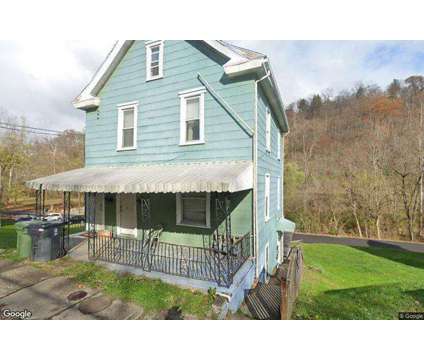 Apt for Rent at 551 Pennsylvania Ave Morgantown, Wv 26505 in Morgantown WV is a Apartment