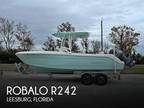 Robalo R242 Center Consoles 2018