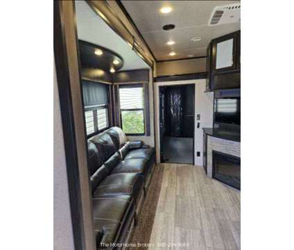 2017 Grand Design Momentum 350M is a 2017 Travel Trailer in Middle River MD