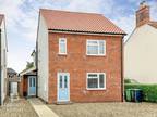 4 bedroom detached house for sale in Millfield Road, North Walsham, NR28