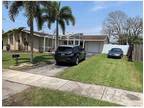 19640 Lenaire Dr Cutler Bay FL 33157