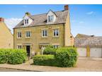 3 bedroom semi-detached house for sale in Barleyfield Way, Witney, OX28
