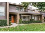 Traditional, LSE-Condo/Townhome - Dallas, TX 6041 Milton St #146