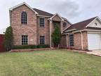 LSE-House, Traditional - Arlington, TX 5104 Chinaberry Drive