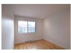 Rent a 1 room apartment of 452 m² in Montreal (3195 Van Horne Cote-des-Neiges