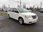 2009 Chrysler Town & Country LX