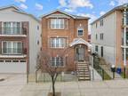 7 Bedroom 5 Bath In Newark NJ 07102