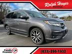 2021 Honda Pilot Touring w/Rear Captain's Chairs