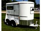 Almost new bee 2 horse trailer