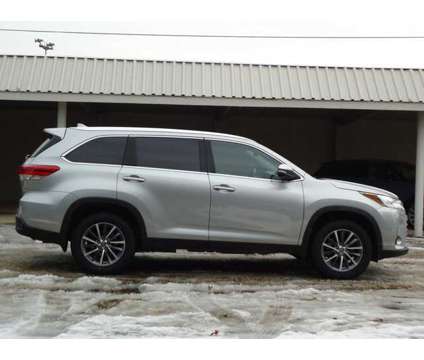 2019 Toyota Highlander XLE is a Silver 2019 Toyota Highlander XLE Car for Sale in Chambersburg PA
