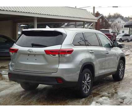 2019 Toyota Highlander XLE is a Silver 2019 Toyota Highlander XLE Car for Sale in Chambersburg PA