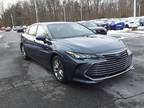 2021 Toyota Avalon Hybrid XLE