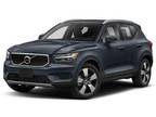 2021 Volvo XC40 T5 Momentum