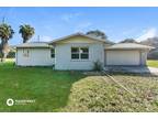 7103 28th St E Sarasota, FL 34243