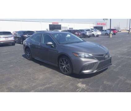 2021 Toyota Camry SE is a Grey 2021 Toyota Camry SE Car for Sale in Taylorville IL