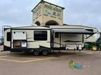 2015 Coachmen Chaparral Lite 29RLS 33ft