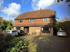 4 bedroom house for sale in Marden Road, Staplehurst, TN12