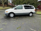 1999 Toyota Sienna 5dr LE
