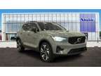 2024 Volvo XC40 Plus Dark Theme