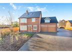 5 bedroom detached house for sale in Leicester Road, Uppingham