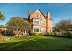 5 bedroom villa for sale in Lytham St. Annes, FY8 - 34458344 on