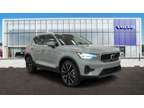 2024 Volvo XC40 Ultimate Bright Theme