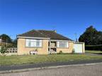 2 bedroom bungalow for sale in Botany, Highworth, Swindon, Wiltshire, SN6