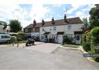3 bedroom terraced house for rent in Stanway Cottages, Reading, RG6