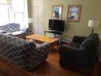 4 bedrooms condo in the Heart of Newport