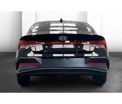 2024 Hyundai Elantra SEL is a Black 2024 Hyundai Elantra SE Sedan in Fredericksburg VA