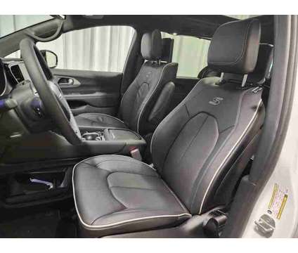 2024 Chrysler Pacifica Limited is a White 2024 Chrysler Pacifica Limited Car for Sale in Fort Wayne IN
