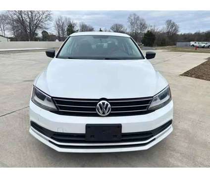 2015 Volkswagen Jetta for sale is a White 2015 Volkswagen Jetta 2.5 Trim Car for Sale in Spotsylvania VA