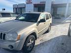 2007 Jeep grand cherokee Tan, 199K miles