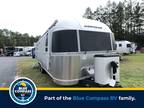 2024 Airstream International 27FB Queen