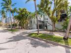 Condominium - North Miami Beach, FL 3862 Ne 171st St #B2