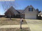 Single Family Residence - Southaven, MS 5647 Kuykendall Dr