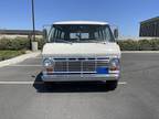 1970 Ford Econoline E200 Club Wagon Chateau