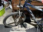 specialized mountain bike Rockhopper M4