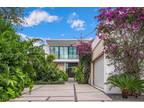 3166 N Bay Rd, Miami Beach, FL 33140