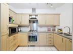 2 bedroom flat for sale in Observer Drive, Watford, WD18