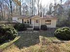 387 RED HORSE LN, Saluda, NC 28773 Single Family Residence For Sale MLS# 305912